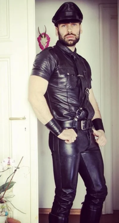 Lukardio - #ladnypan #mrleather #leathermen