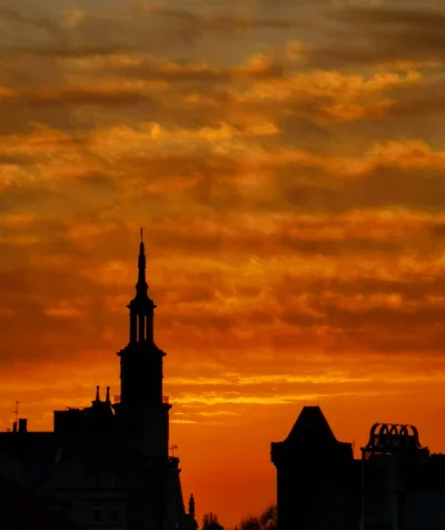 CzasNaPoznan - Nawet ładny był ten zachód słońca (｡◕‿‿◕｡)
#poznan #fotografia #mojez...