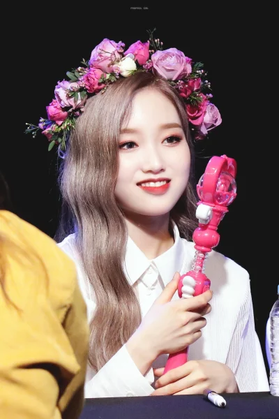 XKHYCCB2dX - #gowon #loona 
#koreanka