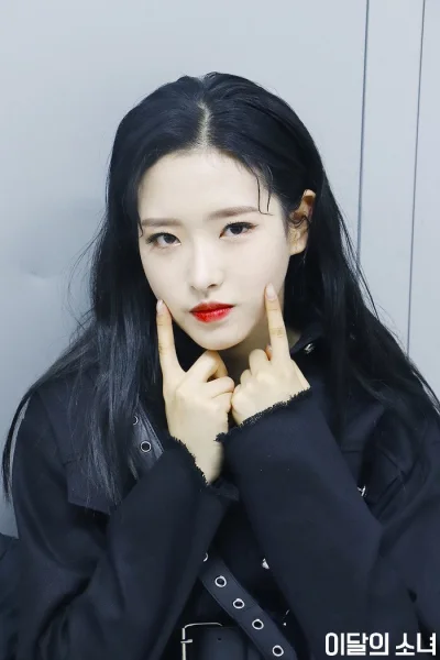 XKHYCCB2dX - #oliviahye #loona
#koreanka