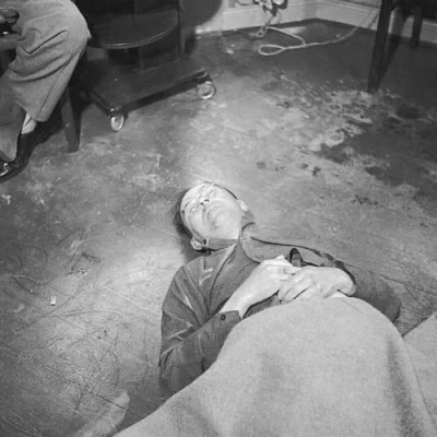 s.....s - Heinrich Himmler. Jakby spał... ( ͡º ͜ʖ͡º)

#nazisci #3rzesza #fotografia #...