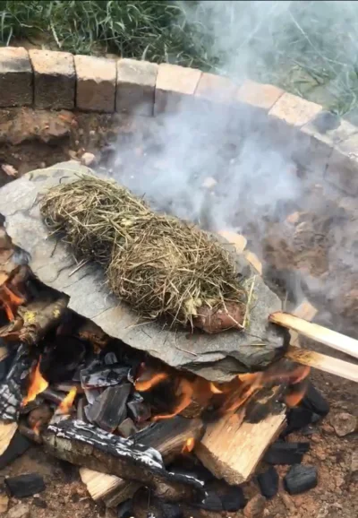 Adatoniewypada - Polędwiczka wieprzowa w sianie pieczona na kamieniu z ogniska

Kie...