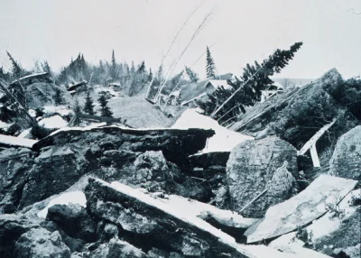 myrmekochoria - Dwie fotografie z trzęsienia ziemi w Alasce, 1964. 9,2 w skali Richte...