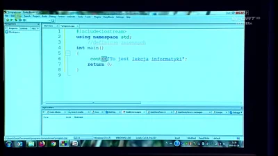 olek12216 - Lekcja z informatyki i przechwytywanie ekranu kamerą ustawioną na laptopa...
