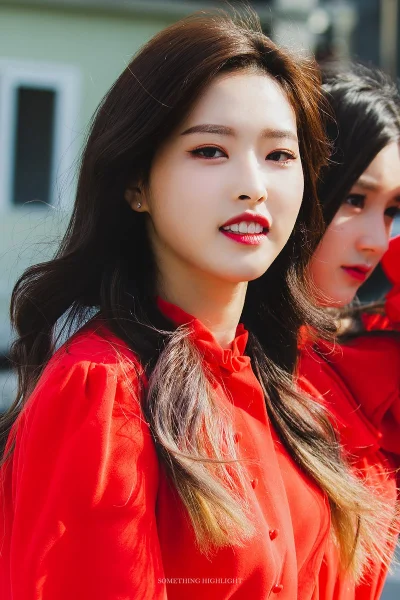 XKHYCCB2dX - #oliviahye #Loona 
#koreanka