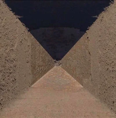 Polasz - Piramida Khafre, Egipt. 
Rzut prosto z góry
#nieboperfekcjonistow