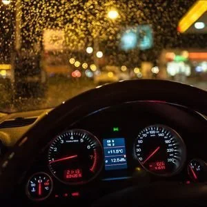 jmuhha - Właśnie odpalam silnik (na umyśle), proszę wspomóc piosenką na #nightdrive
...