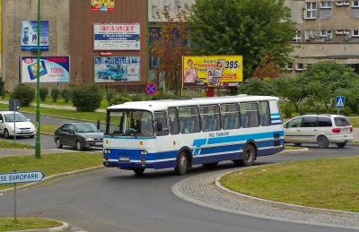 DzikWesolek - Moje dzieciństwo i dorastanie to ten autobus. I jeszcze z tym super mal...