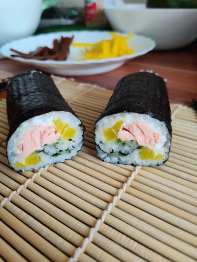 KawaJimmiego - Tak wygląda sushi z łososiem pieczonym przez 16 minut w 200*C: