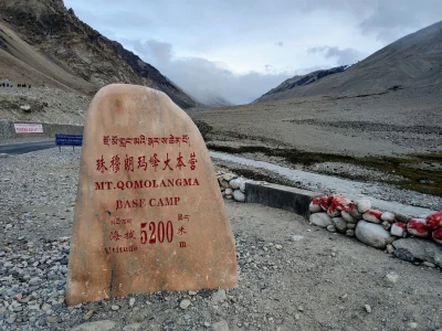 kotbehemoth - "Base Camp" pod Everestem od strony chińskiej (tybetańskiej). W tle pow...