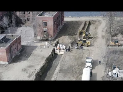 cheeseandonion - Masowy pochówek uchwycony przez #dron w Nowym Jorku

#nowyjork #ch...