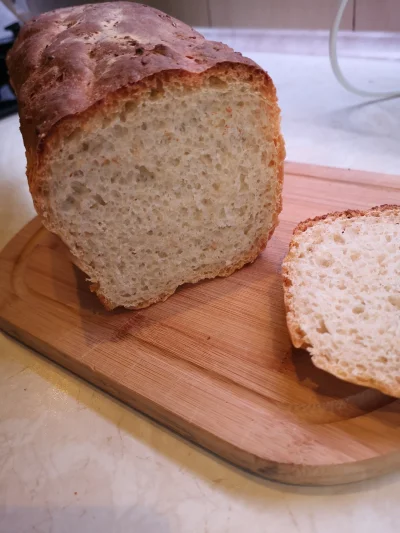 Zaacki - Pierwszy chleb na zakwasie (｡◕‿‿◕｡)

Pszenny z żytnim zakwasem.

#chwalesie ...