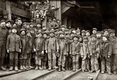 Z.....y - Młodzi łupacze węgla (tzw. breaker boys) pracujący w jednej z kopalni węgla...