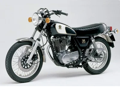 Kejran - Polećcie jakiś fajny klasyczny motocykl z lat 90, coś w stylu Yamaha SR(wart...