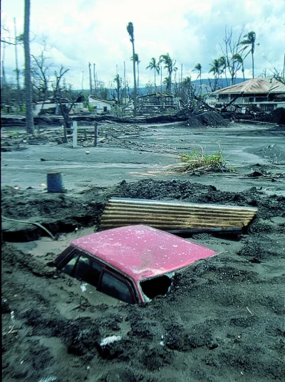 myrmekochoria - Scena z trzęsienia ziemi w Rabaul, Papua Nowa Gwinea 1994

#starsze...