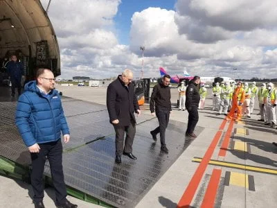 chanelzeg - Coraz bliższy jestem przekonania, że biorę udział w czymś w rodzaju Truma...