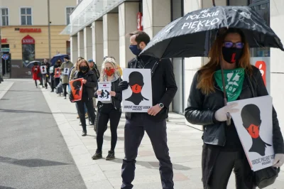 L3stko - A tymczasem manifestacja przeciw projektowi ustawy ograniczającej aborcję mi...