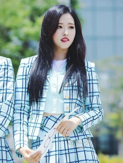 XKHYCCB2dX - #oliviahye #loona 
#koreanka