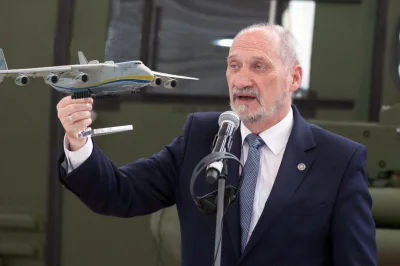 witulo - WZIUUUUUUU
#heheszki #antonov #macierewicz