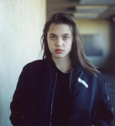 k.....y - Angelina Jolie w wieku... 15 lat :o
#prokuratorboners