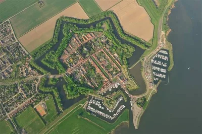 papudrakus - Rok temu zwiedzałem miasta holenderskie, które nadal przypominają fortec...