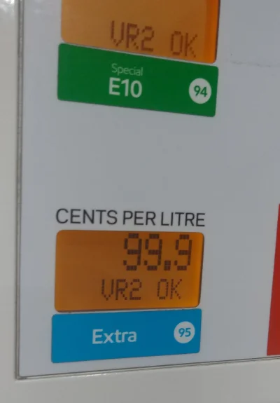 Sam_Marton - Cena paliwa na stackach w #australia spadła poniżej 1 dolara.
99 centow...