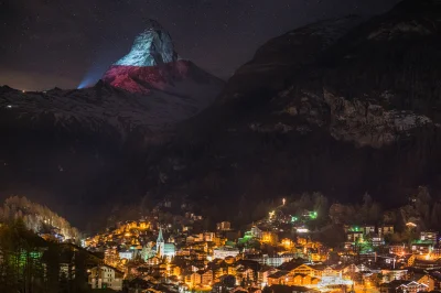 Artktur - Wczorajsze podświetlenie Matterhorn w barwach Polski w ramach projektu "Lig...