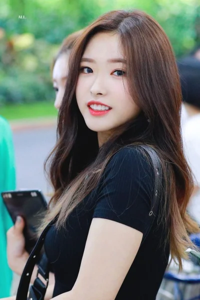 XKHYCCB2dX - #oliviahye #loona
#koreanka