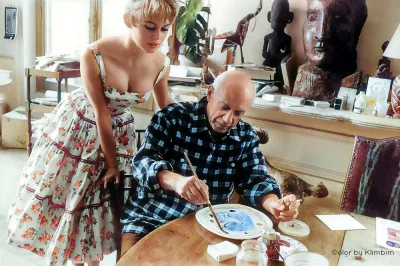 cheeseandonion - Młoda Brigitte Bardot i Pablo Picasso w jego studio niedaleko Cannes...