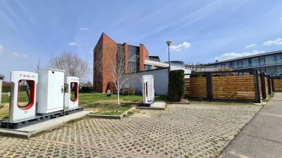 noisy - Mamy kolejny supercharger w Polsce. Tym razem pod Rzeszowem

https://elektr...