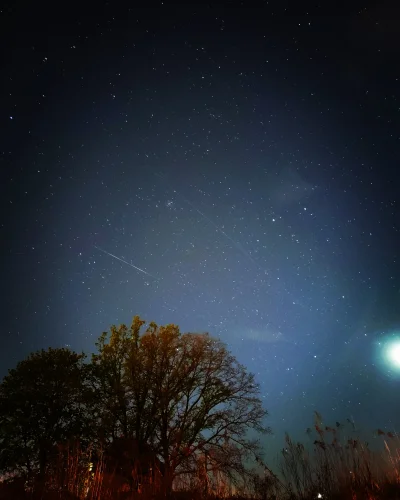 Eckhart - Taką fotkę wczoraj ustrzeliłem :D #starlink #xiaomi #mi9tpro #kosmos