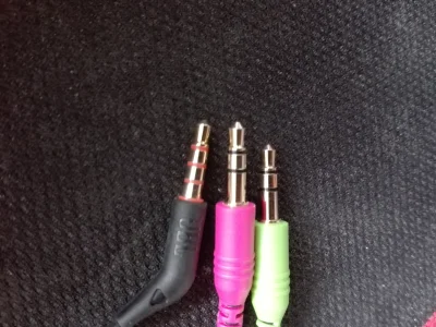 Ugi_bugi - @devillikeme: ten po prawej 4-pin'owe te po lewej 3-pin'owe jak masz słuch...