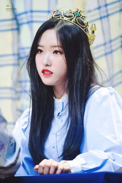 XKHYCCB2dX - #oliviahye #loona
#koreanka