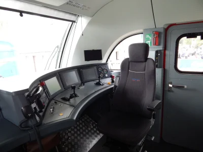 WuDwaKa - > Wnętrze kabiny elektrowozu ET25-003 (E6ACTa-003) (Dragon 2) w barwach "NI...