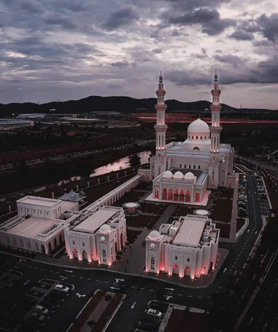 wyindywidualizowanyentuzjasta - Masjid Sri Sendayan, Malezja 

#fotografia #islam #...
