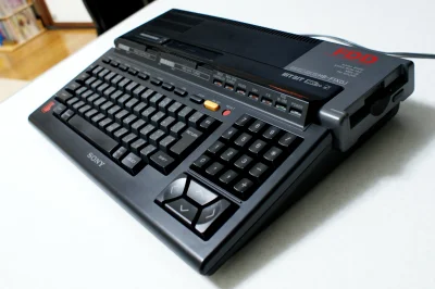 Defender - Patrzcie na tego bydlaka! Sony HB-F1XDJ (standard MSX2+). Wygląda jak czar...