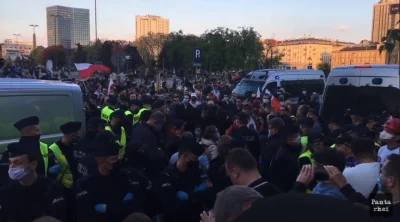 spere - Jeśli tak wygląda 2 dzień protestów, za 3 miesiące Suweren zrobi przewrót w k...