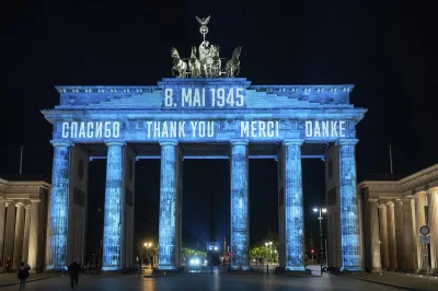RoastieRoast - Niemcy na rocznicę zakończenie 2 wojny światowej nie piszą np. "przepr...
