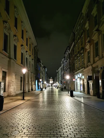 siejeje - #krakow ul. Floriańska, godzina 22:55, ani jednego człowieka