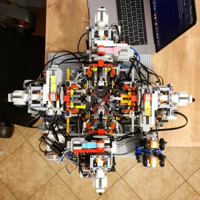 firunna - Miesiąc temu zacząłem budować sobie robota, który rozwiąże kostkę Rubika w ...