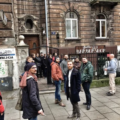 JanParowka - Kolejka hipsterów chcąca się zapisać do BARBERA na poniedziałek XDD
Mas...