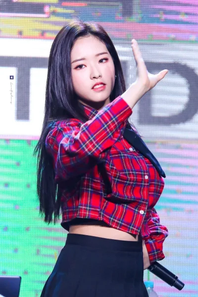 XKHYCCB2dX - #oliviahye #loona
#koreanka