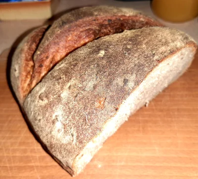 plagueis - Wczorajszy #chleb z dodatkiem prażonej cebuli, którą zmieliłem w robocie k...