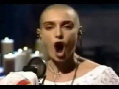 m.....0 - W 1992 roku Sinead O'Connor w proteście przeciwko wykorzystywaniu dzieci po...