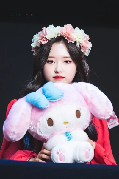 XKHYCCB2dX - #oliviahye #loona
#koreanka