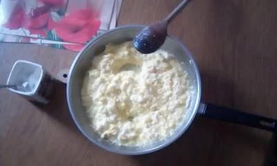 anonymous_derp - Dzisiejsze śniadanie: Jajecznica z 10 jaj, sól.

Do czarnolistowan...