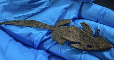 IMPERIUMROMANUM - Odkryto rzymską skórzaną zabawkę w kształcie myszy

Na terenie by...