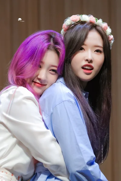 XKHYCCB2dX - #Choerry #oliviahye #loona 
#koreanka