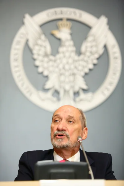 starnak - To będzie Antoni Macierewicz. https://www.fakt.pl/wydarzenia/polityka/anton...