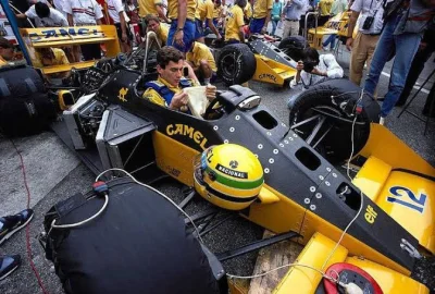KarolaG17 - W przerwie od transferów i innych breaking news wrzucam
Pan Ayrton Senna...